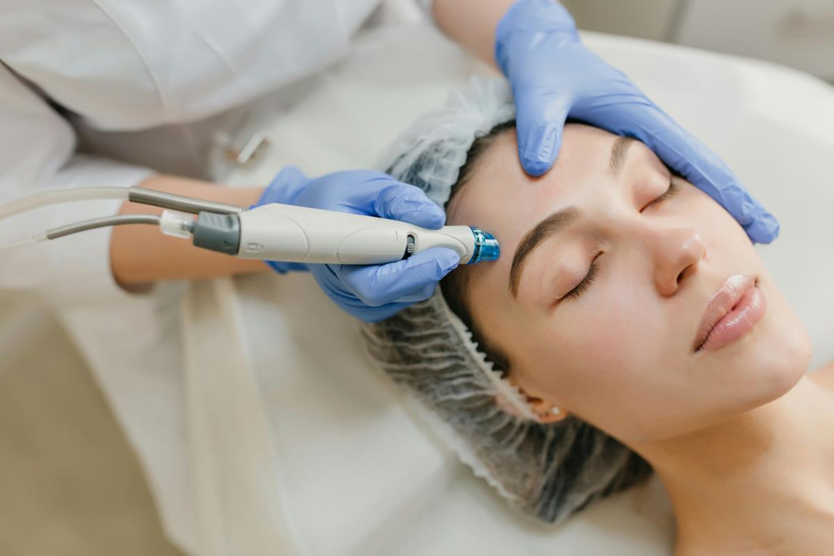 Hydrafacial 101: What Is a Hydrafacial, What Does It Do & More